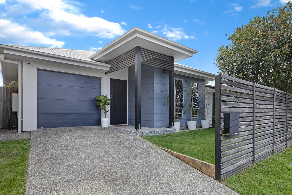Caloundra West 4房  Modern Living, Prime Location!