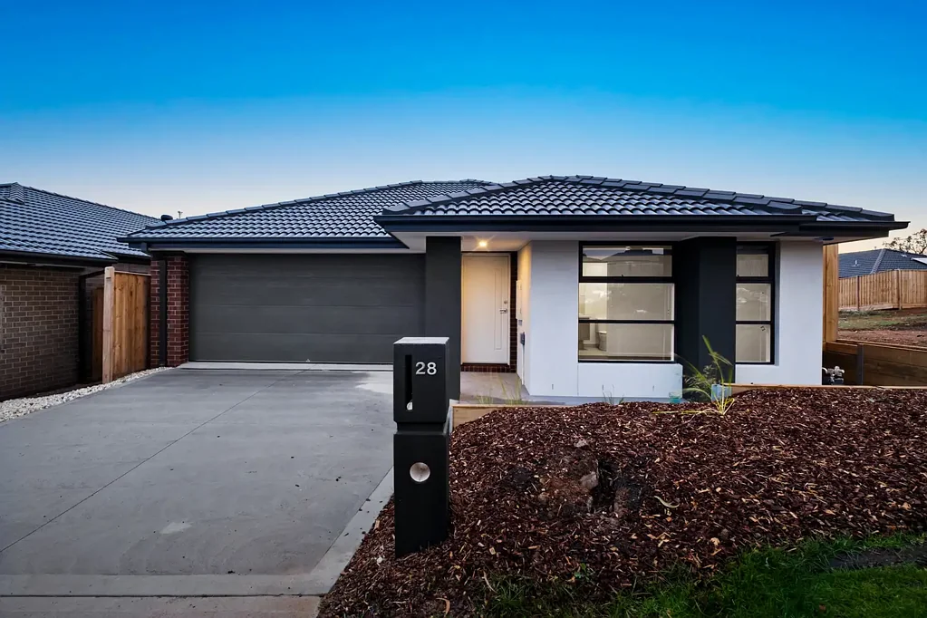 Brand new 4 bedroom family home!