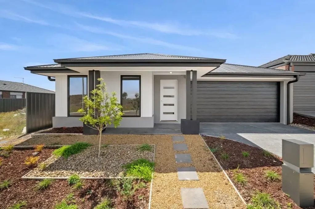 6 Lapwing Entrance, Winter Valley, VIC 3358