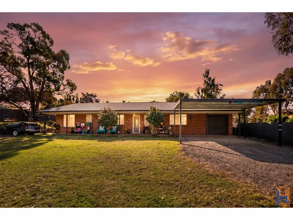 Armidale 4ห้องนอน Unlock the Door to Your New Home