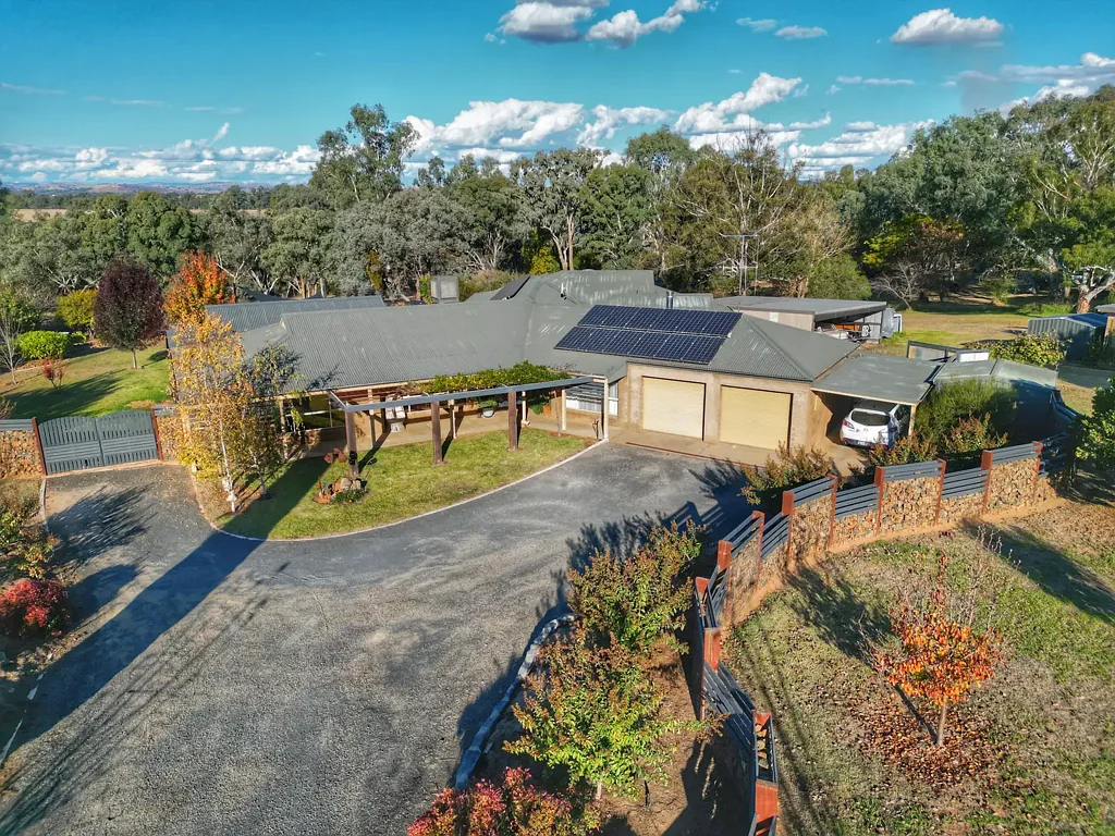 37 Dawson Drive, Cowra, NSW 2794