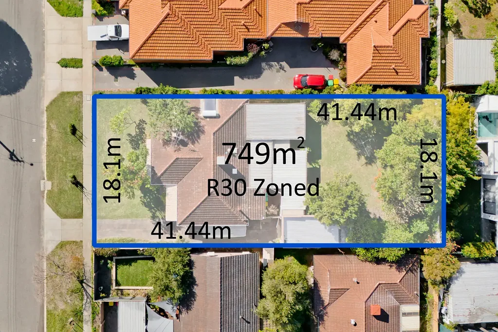 Dianella 2房  PRIME DEVELOPMENT OPPORTUNITY!