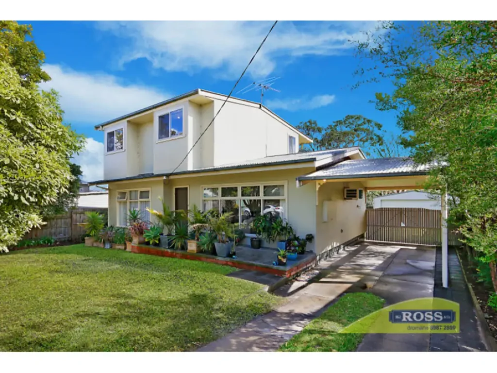 Double storey, 2 Living areas, great family home.
