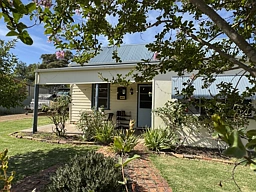 25 Keirath street, Henty