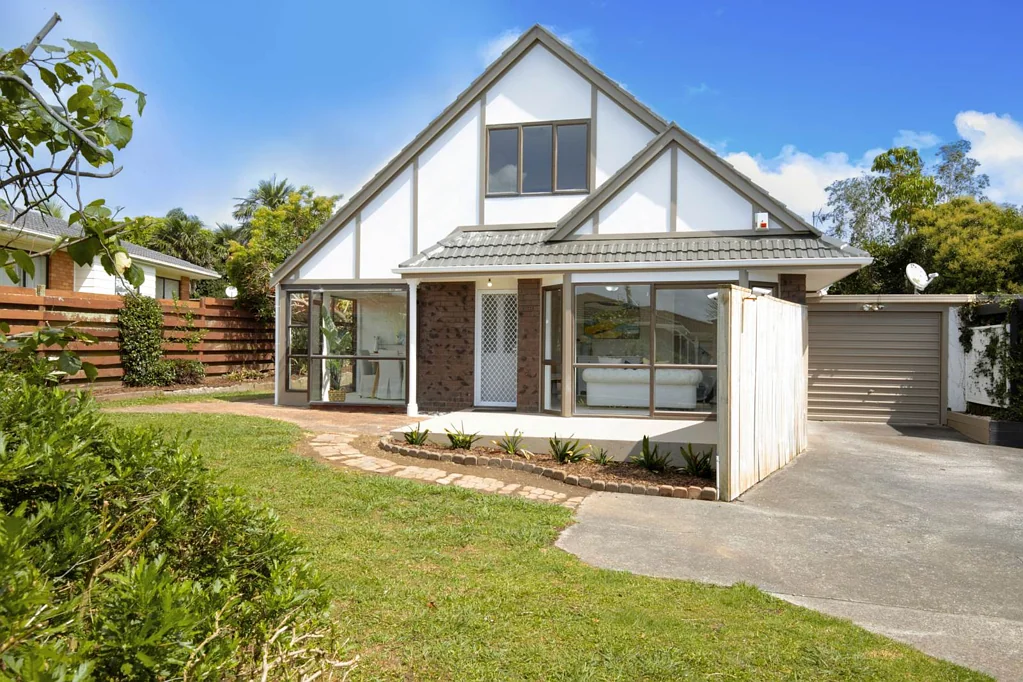 2/14 Galloway Crescent, Farm Cove, Manukau City, Auckland