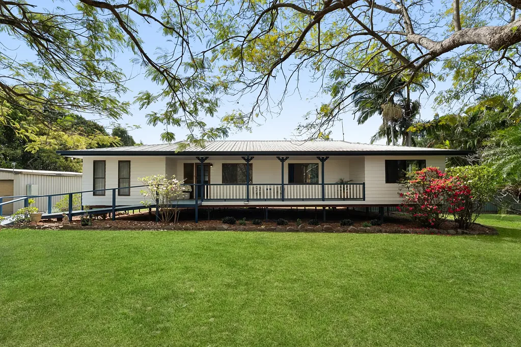 Beerwah 5ਬੈੱਡਰੂਮ Five Tranquil Acres - Pool, Dam, Sheds & Rural Serenity