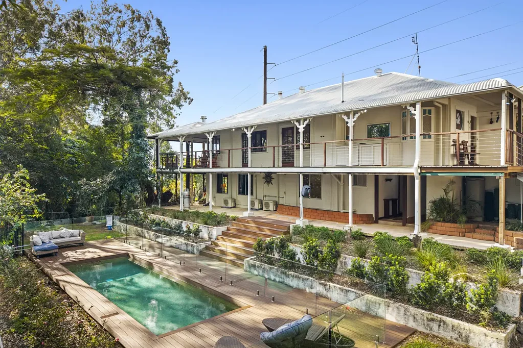 Buderim 4غرفة نوم Hidden Hillside Haven Offering Flexible Living and Ocean Views