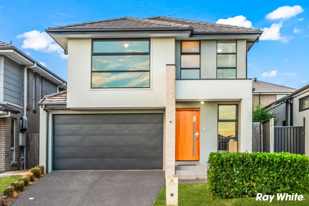 Box Hill 4Zimmer Modern Family Living in the Heart of Box Hill!