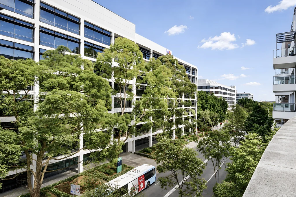 Mascot 2房 Mascot中心地 带2车位 设计师厨房 阳光室内 240米火车站 Sleek, Stylish And Spacious Contemporary Living