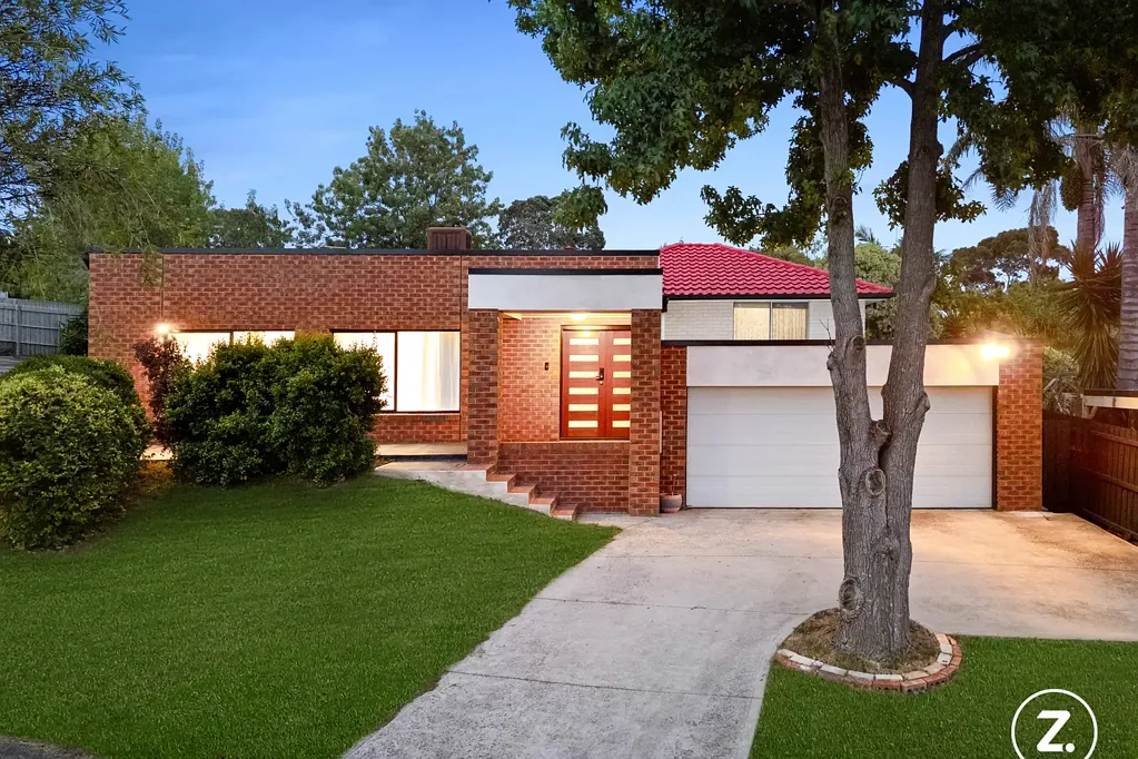 Endeavour Hills 4ห้องนอน Expansive Family Living in a Quiet Court Location