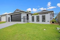 25 Robert John Circuit, Coral Cove