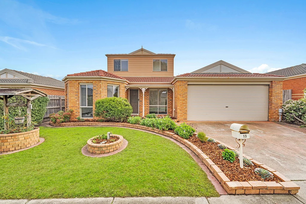 13 Clifton Grove, Carrum Downs, VIC 3201