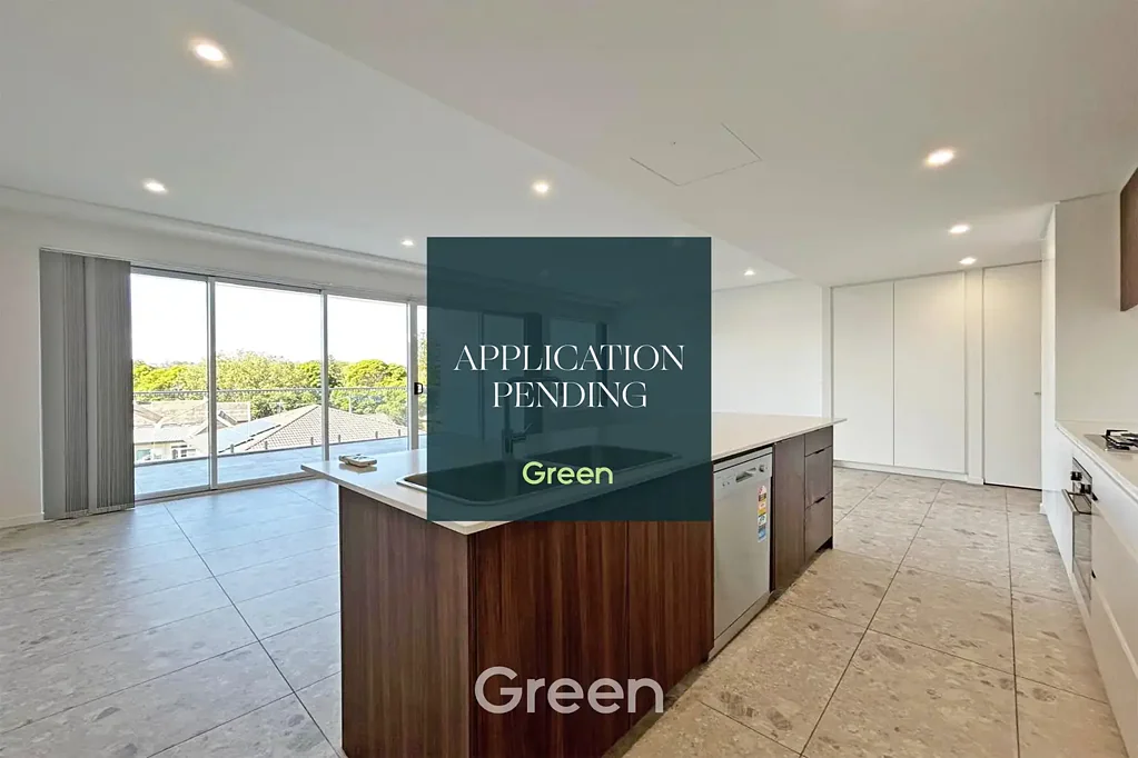 Stylish North-Facing Two-Bedroom Apartment Near Train Station!