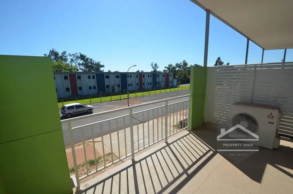 Modern Unit With Balcony