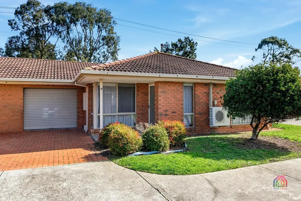 Low-Maintenance Living in an Unbeatable Location