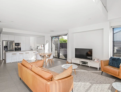 2/5 Gardenia Grove, Burleigh Heads, Gold Coast, 4 Bedrooms, 3 Bathrooms, Apartment