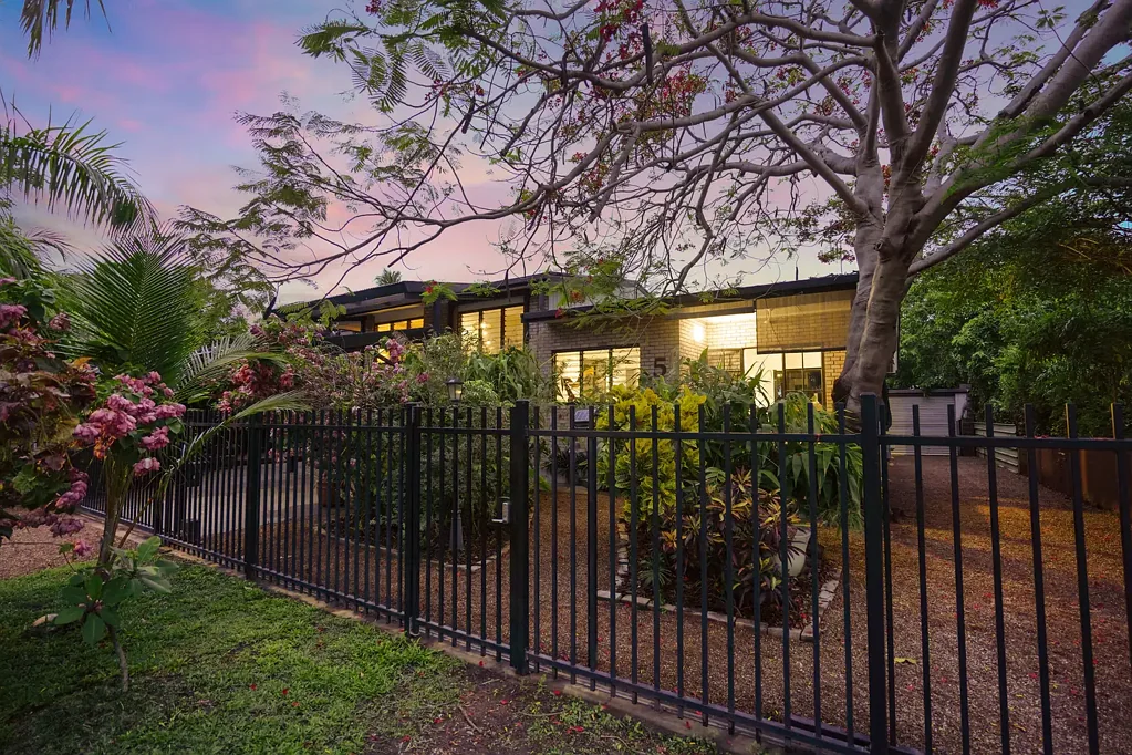 5 Martin Crescent, Coconut Grove, NT 810
