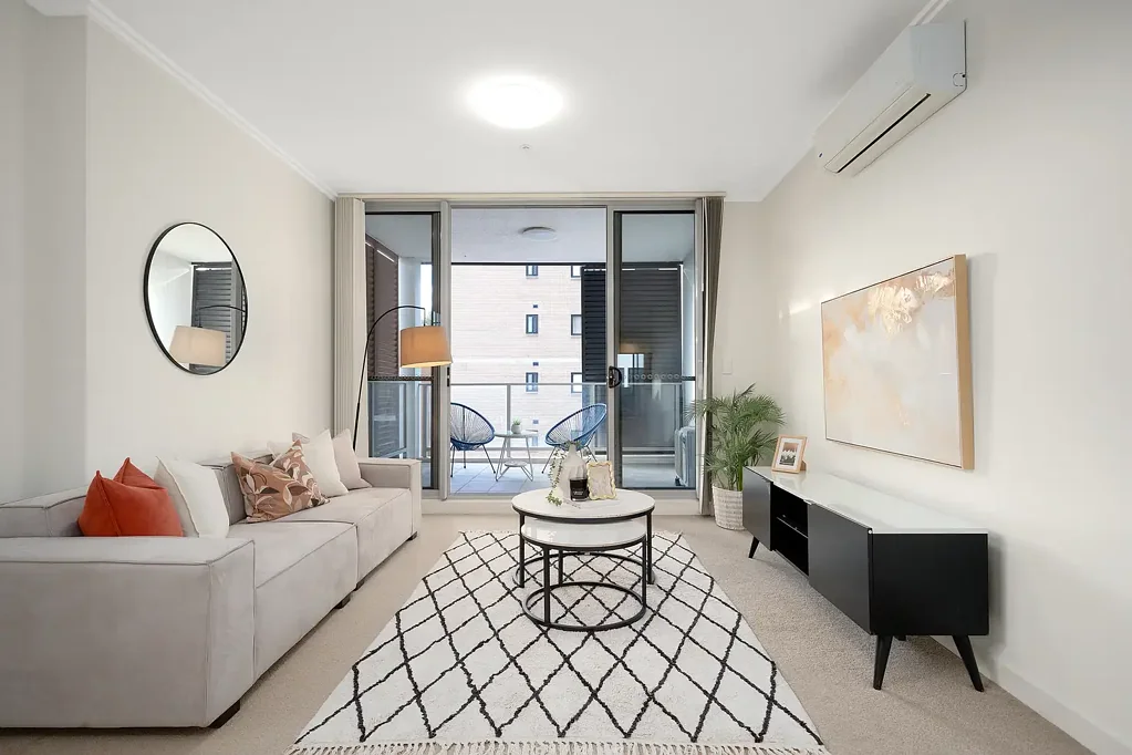 Lidcombe 2chambre 📍Premium Skypoint Towers Suite | Triple-Aspect Living with Dual Balconies & Expansive District Views