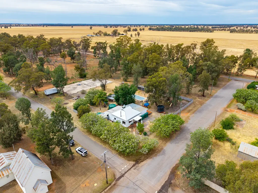58-60 Devlin Street, Matong, NSW 2652