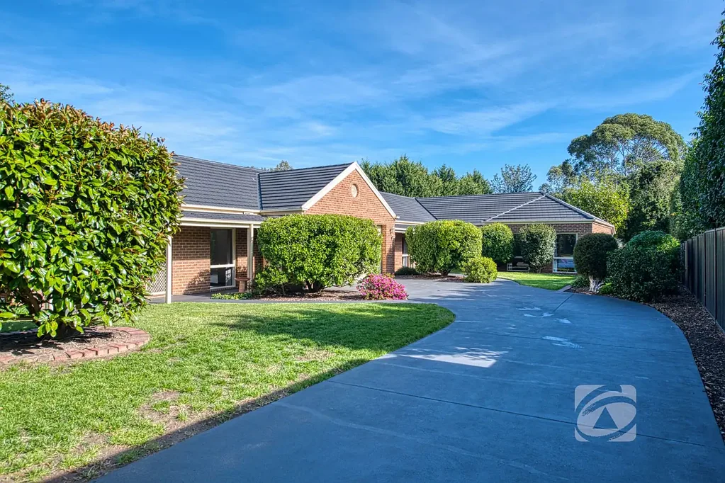 Narre Warren North 5ห้องนอน Park-Like, Private & Perfect for Extended Family
