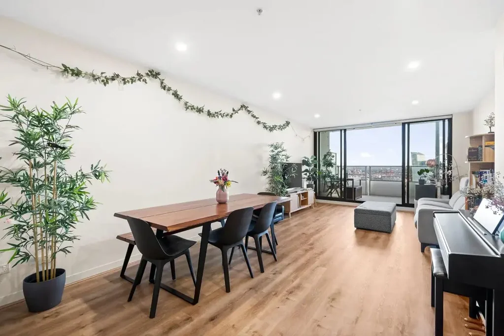 Executive Waterfront Living with Spectacular Harbour, City & Bay Views