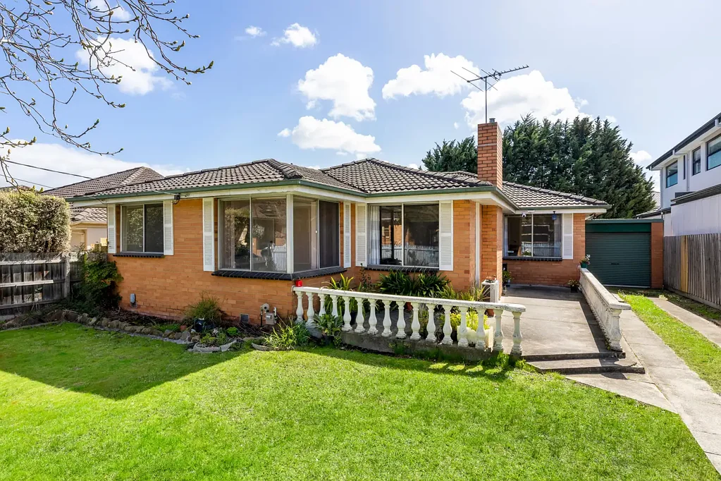 Malvern East 5 Bedroom Northern Rear. Family Scale. Future Potential.