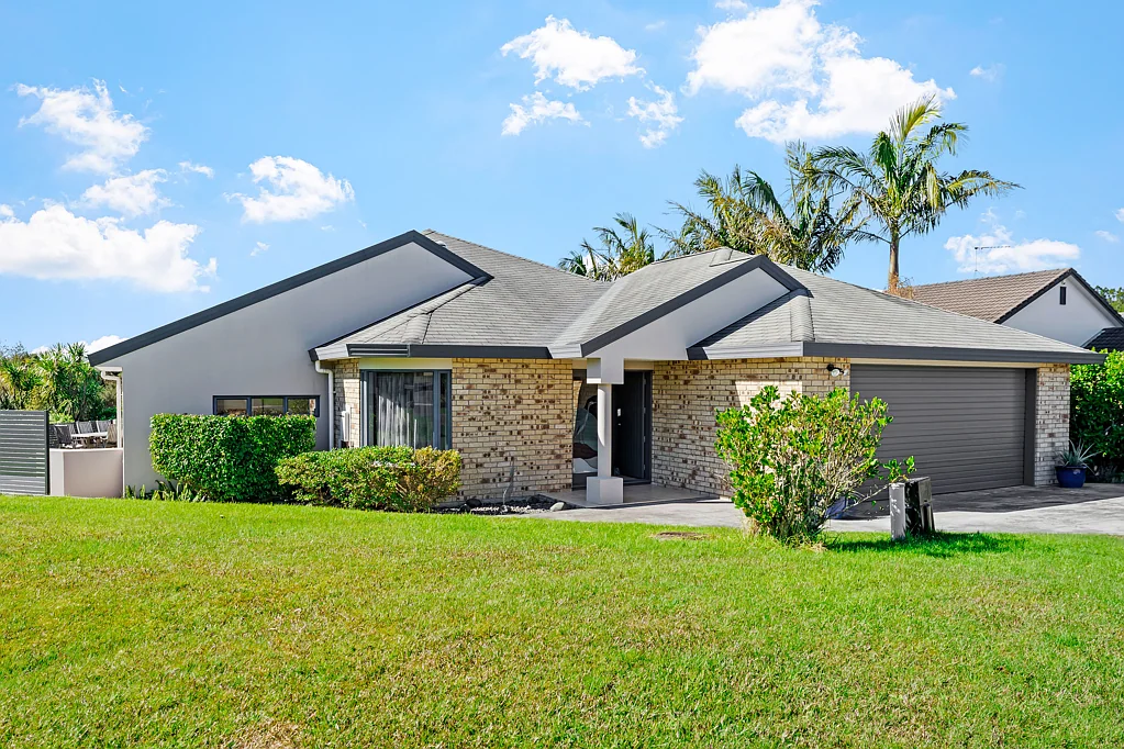 Stanmore Bay 5房  Sunny, Single-Level & Sought After!