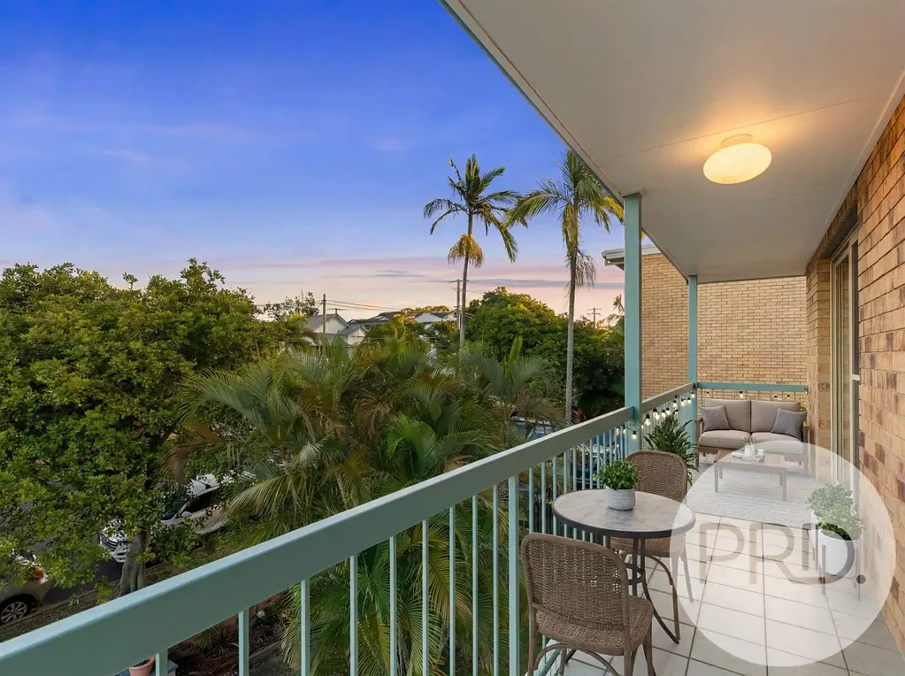 Clayfield 2 Bedroom Stylishly Renovated Unit in the Heart of Clayfield