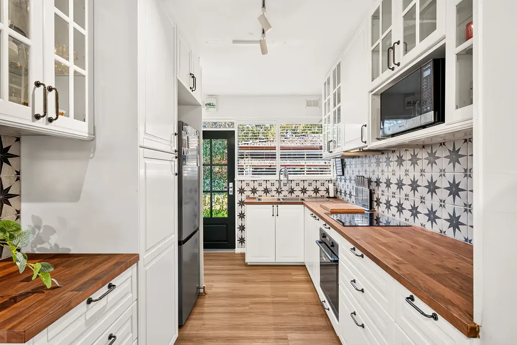 Tuart Hill 2 Slaapkamer Fully Renovated Character & Charm in the Heart of Tuart Hill!
