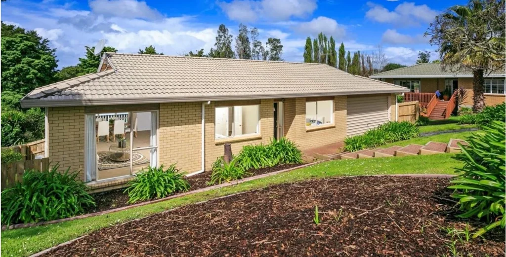Quiet & Comfortable 3-Bedroom Home in Prime Albany Location