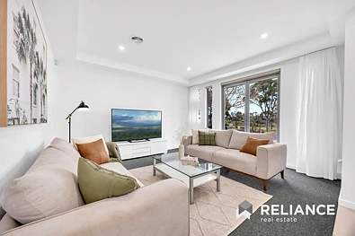 61 Hemsley Promenade, Point Cook, VIC 3030, 4 chambres, 2 salles de bain, House