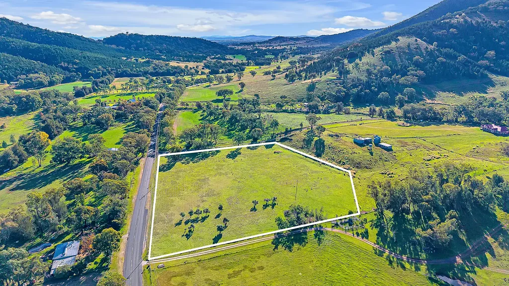 Tamworth  Vacant Lifestyle Acres With Building Entitlement