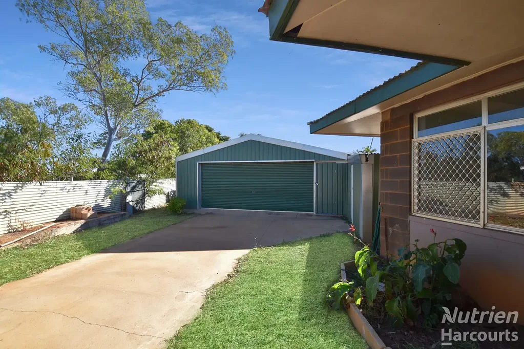 Tennant Creek 3 Bedroom Two Bathrooms, Two Living Areas!