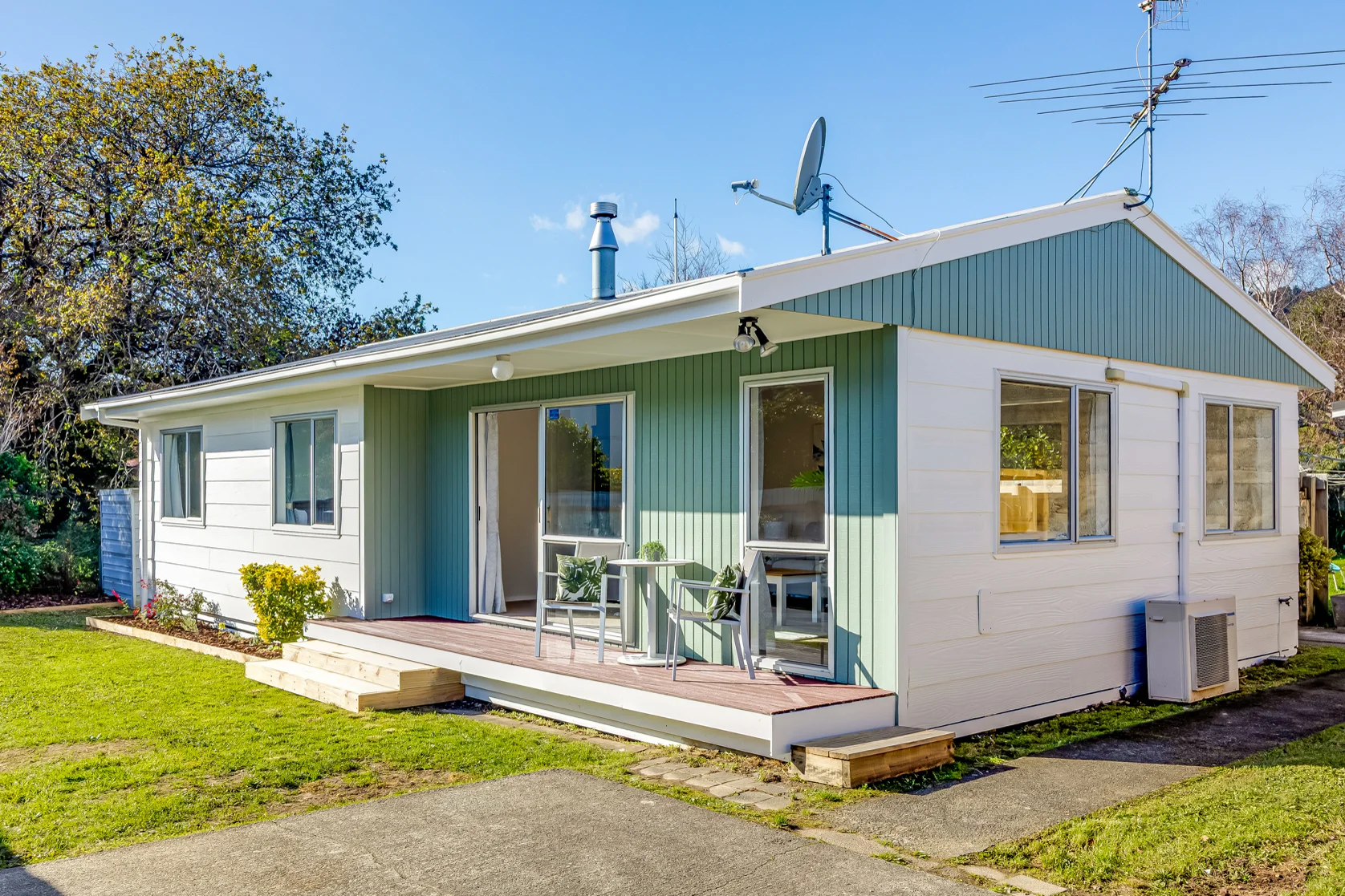 Stokes Valley 3房 Fresh Updates, Move-In Ready