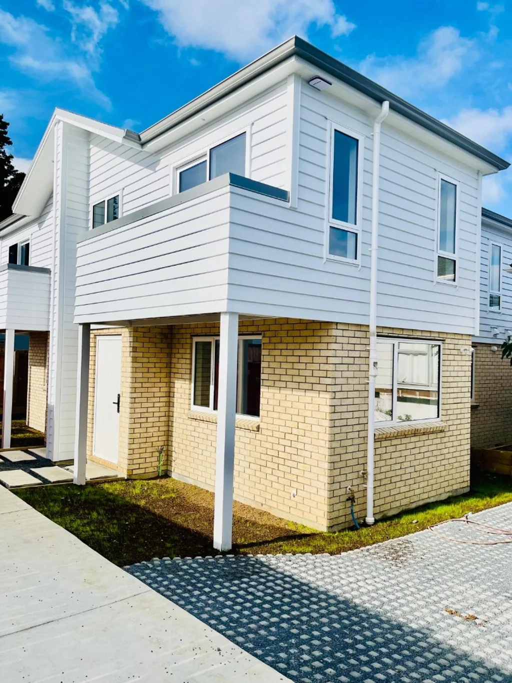 MANUREWA, 3 BEDROOMS
