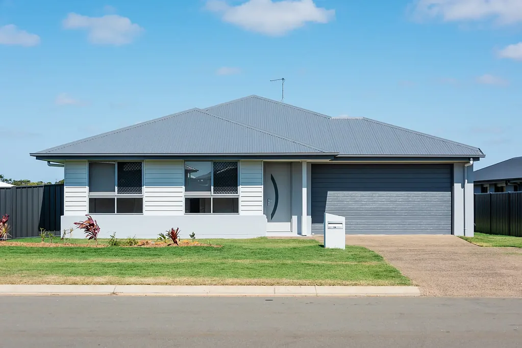 IMMACULATE HOME IN A SOUGHT-AFTER LOCATION!