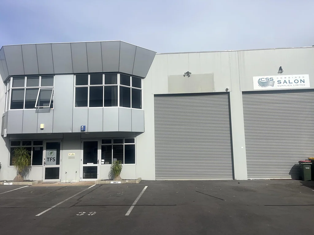 Albany Versatile industrial - 206sqm with five car parks