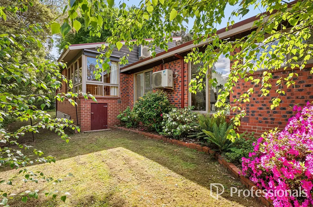 Croydon North 5ਬੈੱਡਰੂਮ A PARKSIDE FAMILY HAVEN OF MODERN COMFORT & EFFICIENCY