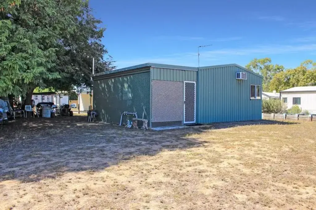 Nome CONVERTED SHED - A PERFECT STARTER