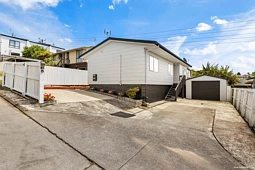 45 Lilburn Crescent, Massey