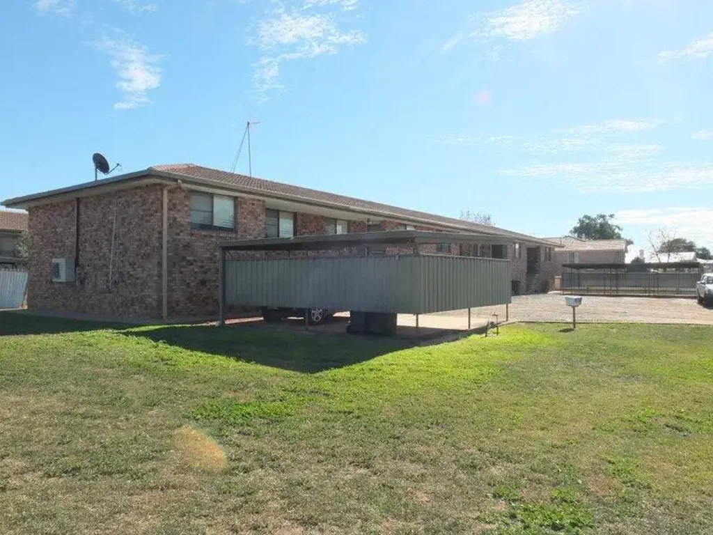 FULLY RENOVATED BV & TILE UNIT