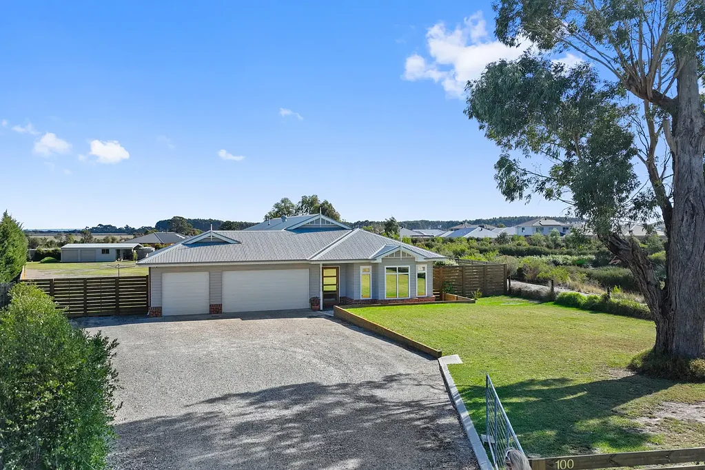 100 Gainsborough Avenue, Lang Lang, VIC 3984