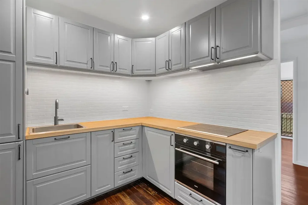 Yeronga 2 Bedroom Strategic Entry into Yeronga