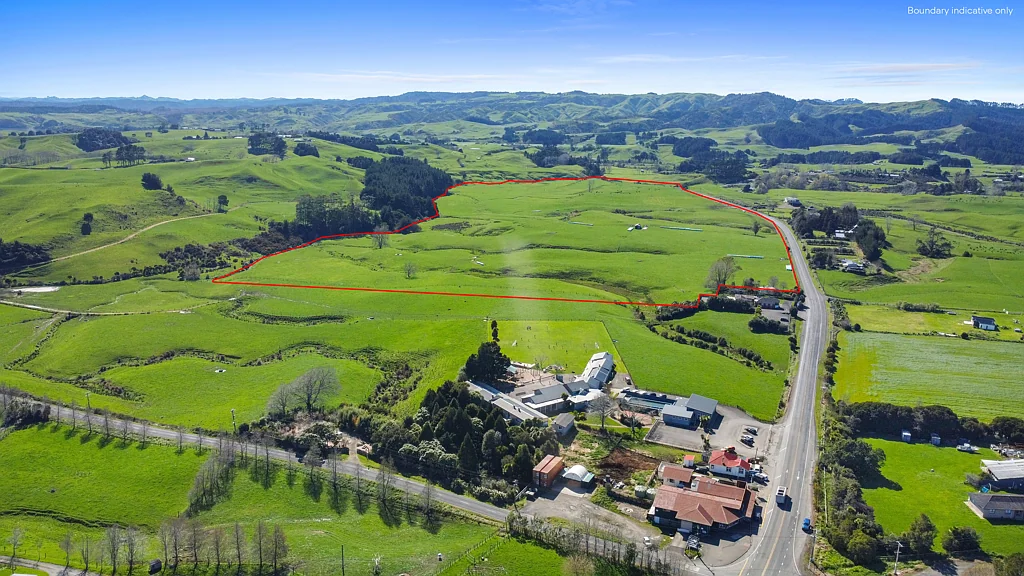 Raglan Te Uku Village- Between surf and the city!