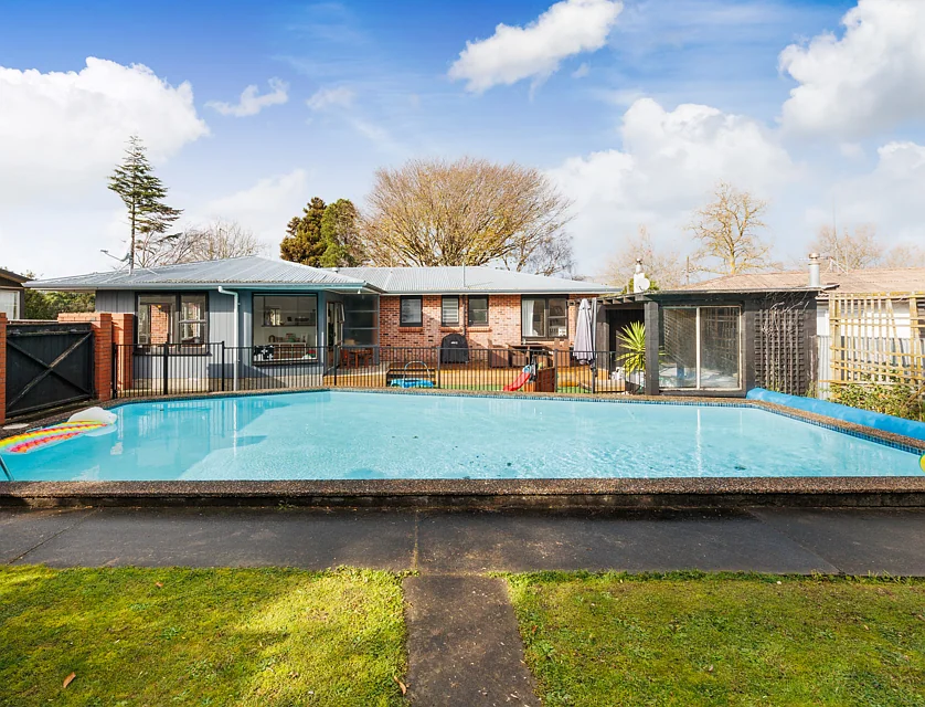 98 Lethbridge Street, Feilding, Manawatu, 4 Bedrooms, 1 Bathrooms, House