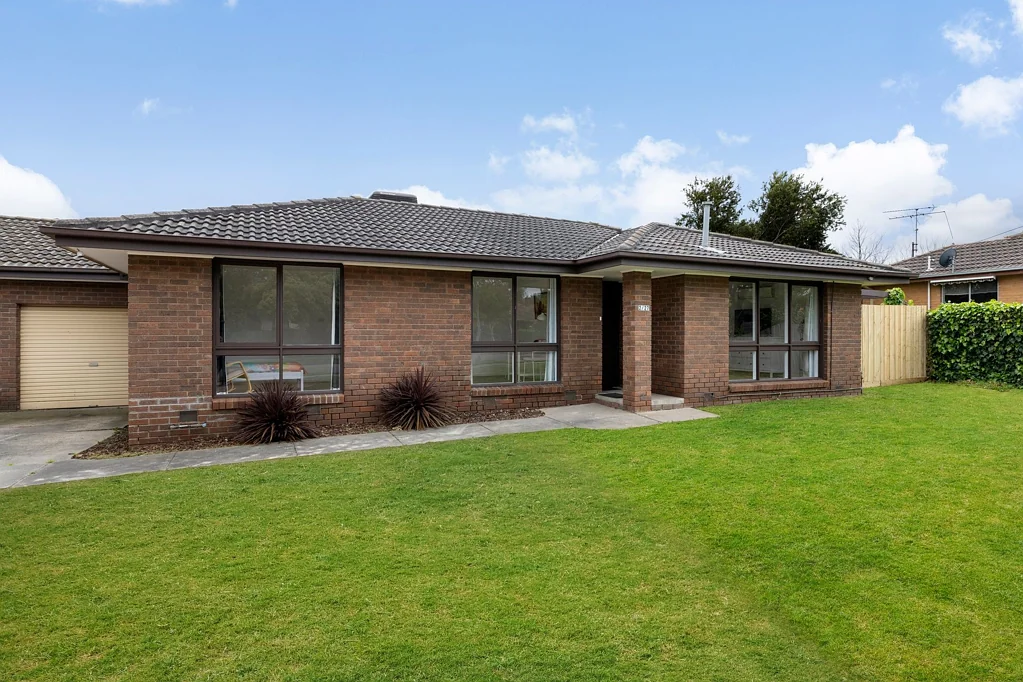2/27 Margaret Street, Berwick, VIC 3806