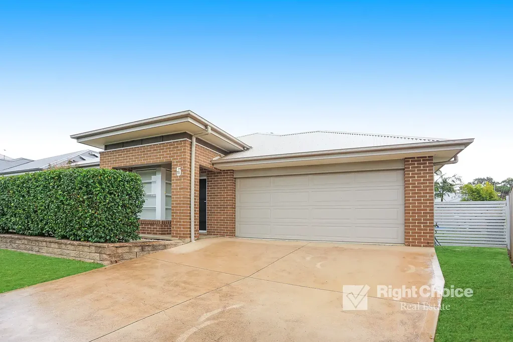 Dive into this lifestyle in stunning Tullimbar