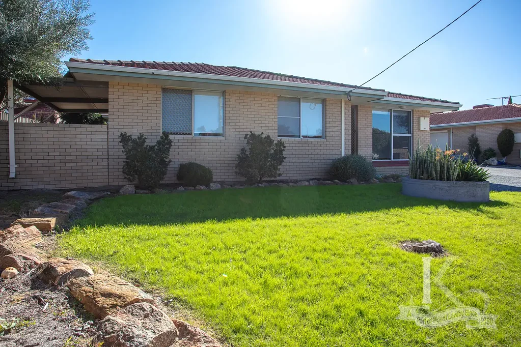 1/1/201 Royal Street, Yokine, WA 6060