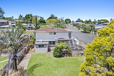 Labas ng Bahay - 2 BEEKA ST, LABRADOR QLD 4215