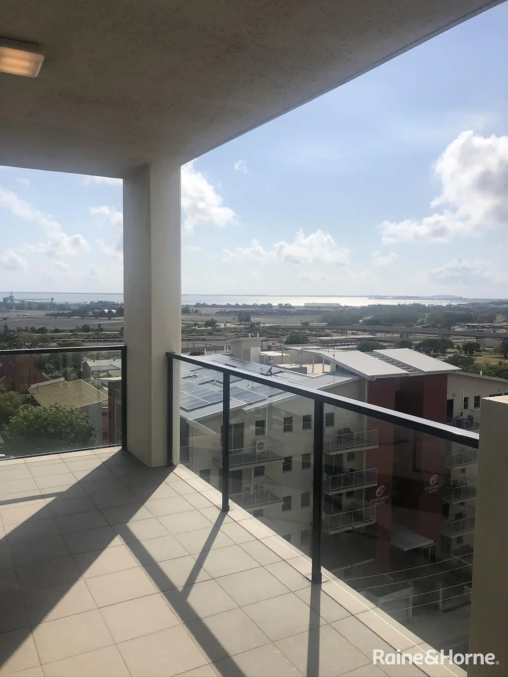 STUNNING INNER CITY FURNISHED UNIT IN SECURED COMPELX WITH WATER VIEWS!